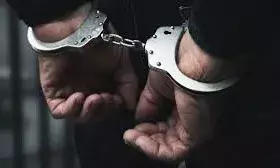 तीन चिकित्सकों सहित छह लोग रिश्वत लेकर अनुकूल निरीक्षण रिपोर्ट देने के आरोप में गिरफ्तार