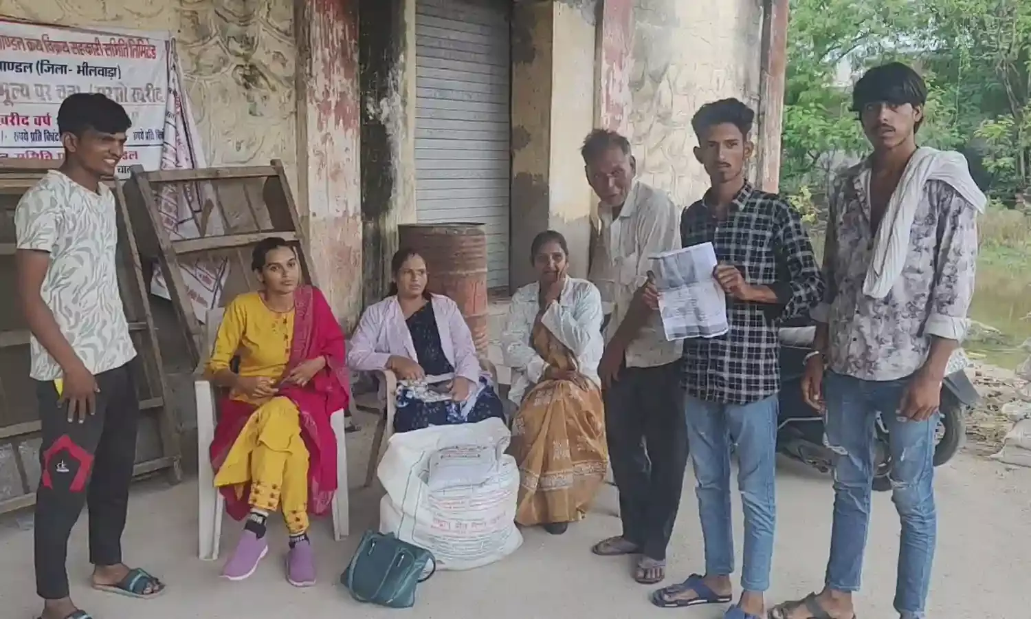 निशुल्क उड़द बीज वितरण योजना का क‍िसानों को म‍िल रहा लाभ