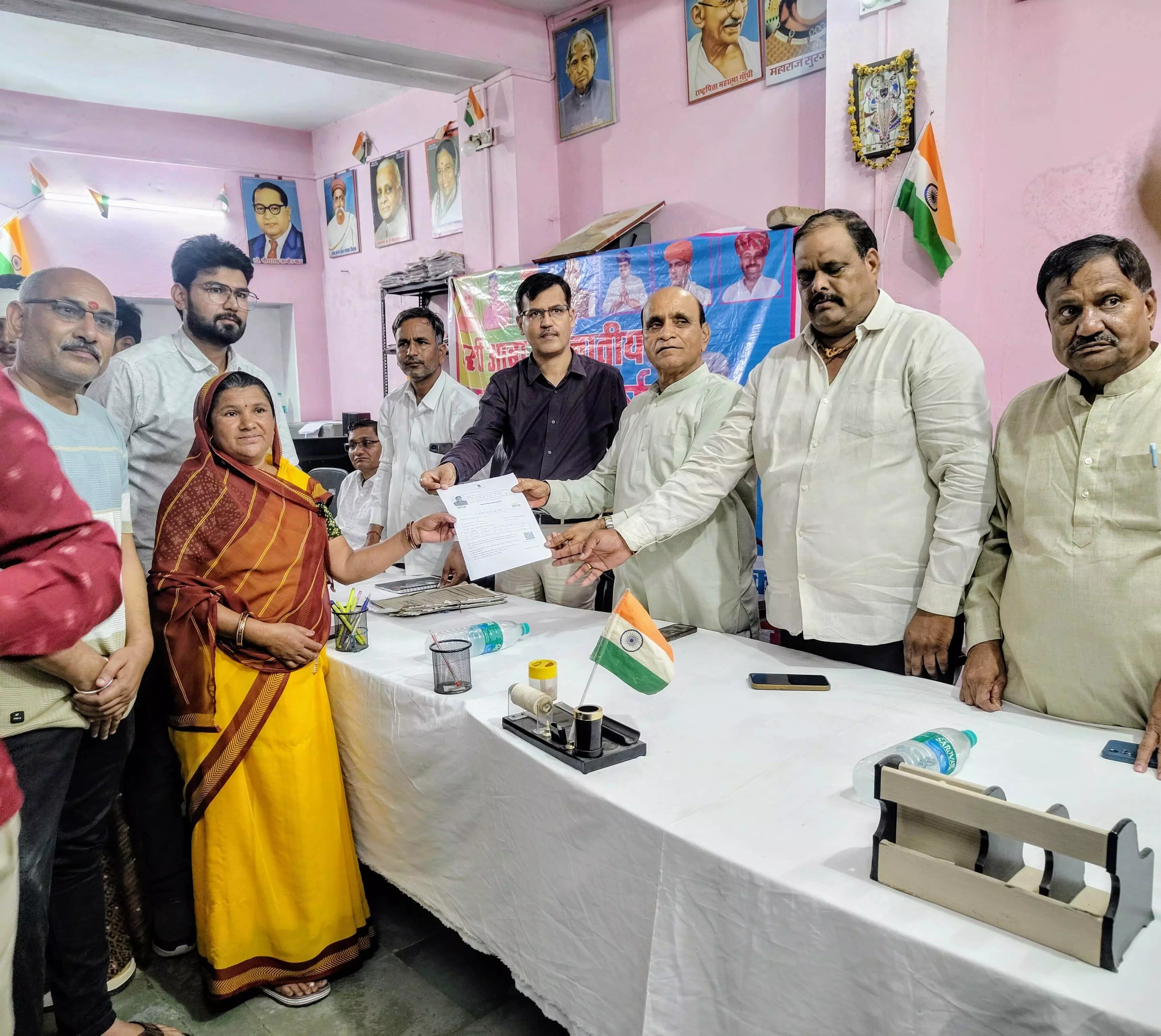 आकोला में पंडित दीनदयाल उपाध्याय अंत्योदय शिविर आयोजित ग्रामीणों की समस्या का मौके पर हुआ निस्तारण आकोला में पंडित दीनदयाल उपाध्याय अंत्योदय शिविर आयोजित ग्रामीणों की समस्या का मौके पर हुआ निस्तारण