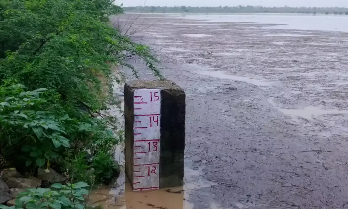 24 फीट भराव क्षमता वाले अरवड़ बांध में आया 11 फीट पानी