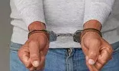 कपड़ा कारोबारियों से पौने दो करोड़ की धोखाधड़ी कर भागा दलाल मुंबई से गिरफ्तार,एक साल से  थी तलाश