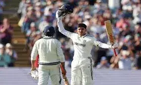 कैप्टन शुभमन गिल ने तोड़ा अजहर का रिकॉर्ड, डबल सेंचुरी ने मचा दिया तहलका कैप्टन शुभमन गिल ने तोड़ा अजहर का रिकॉर्ड, डबल सेंचुरी ने मचा दिया तहलका