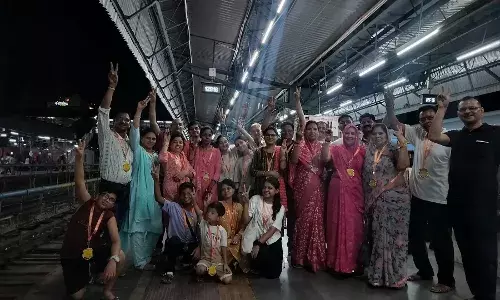 भीलवाड़ा से गुजरात स्थित जूनागढ़ गिरनार जी की यात्रा पर निकले यात्रियों ने की वंदना