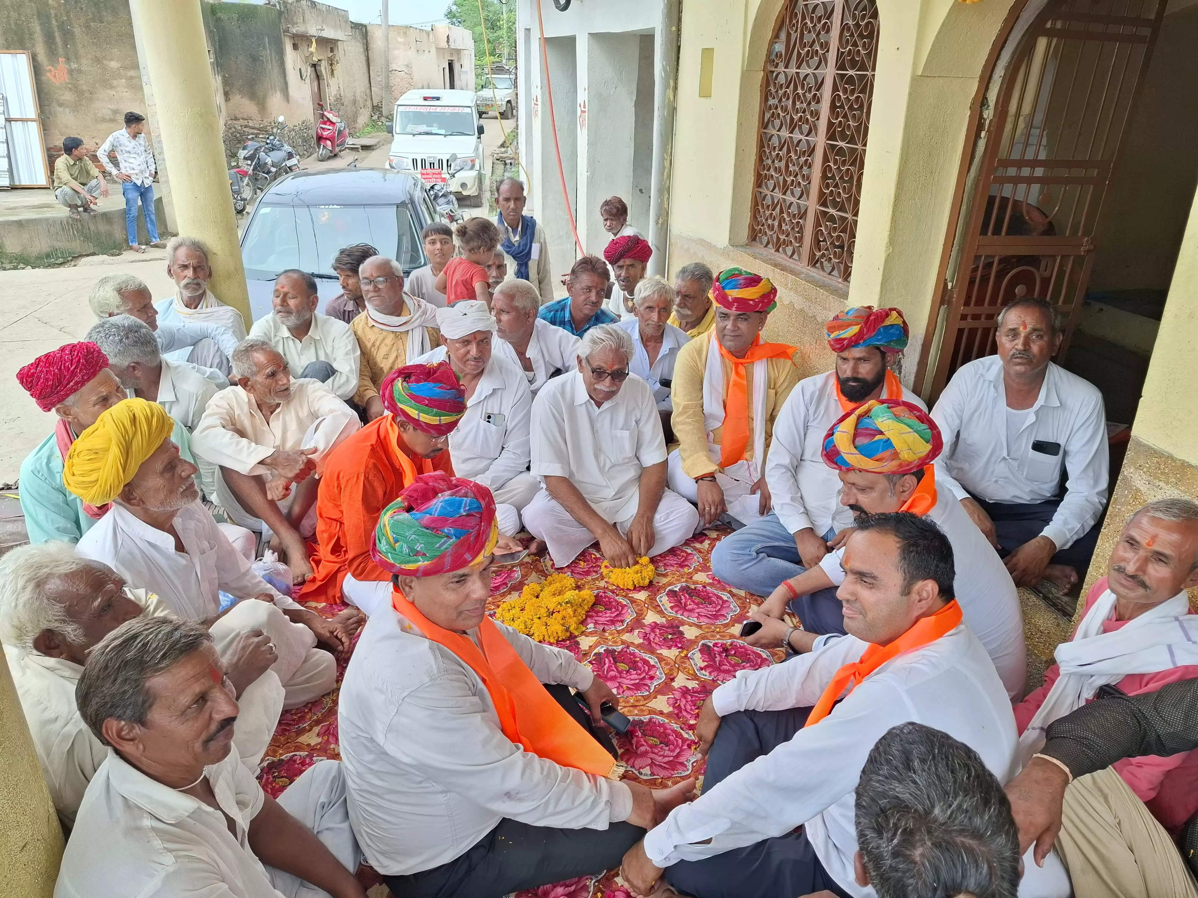करजालिया में आयोजित शिविर में उमड़े लोग, चारभुजा मंदिर पर विधायक का ग्रामीणों ने स्वागत किया करजालिया में आयोजित शिविर में उमड़े लोग, चारभुजा मंदिर पर विधायक का ग्रामीणों ने स्वागत किया