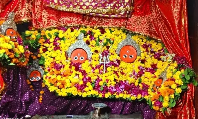 नवमी शुक्रवार को 9 दिवसीय गुप्त नवरात्रा का हुआ समापन नवमी शुक्रवार को 9 दिवसीय गुप्त नवरात्रा का हुआ समापन