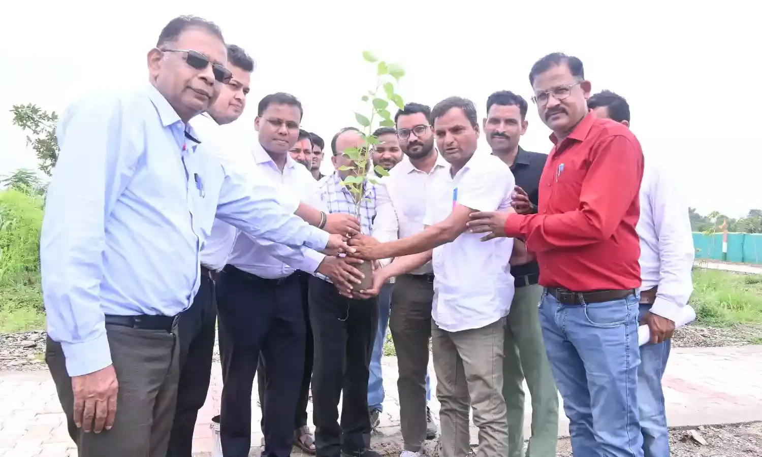 ग्रामीण विकास मंत्रालय भारत सरकार केन्द्रीय नोडल अधिकारी ने किया पीपलून्द चारागाह का निरीक्षण