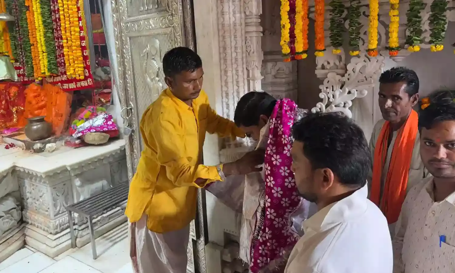 प्रसिद्ध शक्तिपीठ जोगणिया माता के जिला प्रमुख ने किए दर्शन