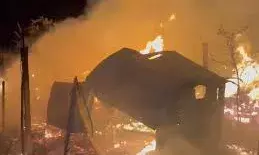 ऋषिकेश में वेडिंग पॉइंट में लगी भीषण आग, 5 वाहन और सारा सामान जलकर हुआ राख