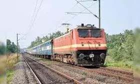 एक दिन पहले बन गया चार्ट, करनी है इमरजेंसी यात्रा; कंफर्म ट्रेन टिकट पाने के लिए अपनाएं ये तरीका