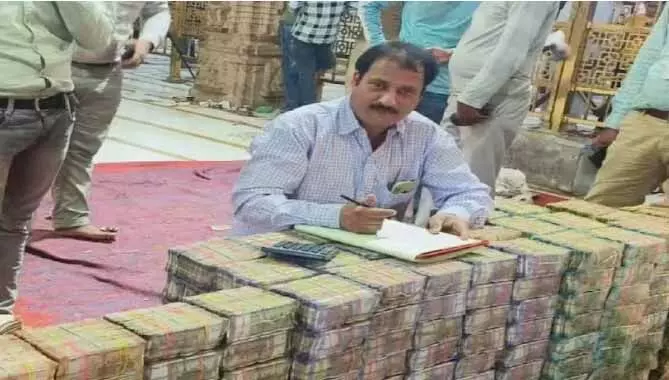 सांवलिया सेठ मंदिर में रिकॉर्ड तोड़ चढ़ावा, जून में मिले 29 करोड़ से ज्यादा, सोना-चांदी और विदेशी मुद्रा भी शामिल सांवलिया सेठ मंदिर में रिकॉर्ड तोड़ चढ़ावा, जून में मिले 29 करोड़ से ज्यादा, सोना-चांदी और विदेशी मुद्रा भी शामिल