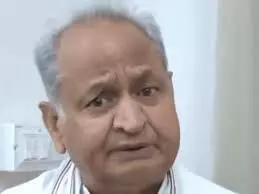 गहलोत ने चुनाव आयोग और केंद्रीय एजेंसियों पर साधा निशाना, लोकतंत्र पर जताई चिंता