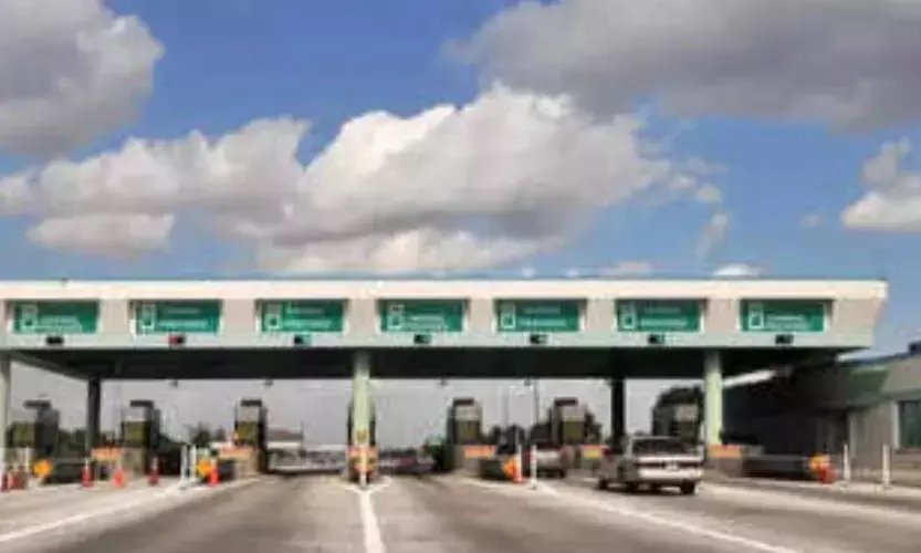 सरकार ने  पुलों-सुरंगों वाले राष्ट्रीय राजमार्गों पर टोल 50 फीसदी तक घटाया