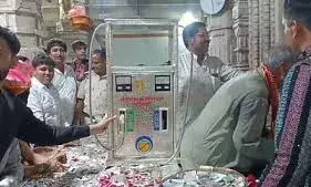 सांवलिया सेठ के दर चढ़ाया चांदी का पेट्रोल पंप, मनोकामना पूरी हुई तो 56 भोग भी धराया