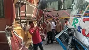 अमरनाथ यात्रा काफिले की चार बसों में टक्कर,25 यात्री घायल अमरनाथ यात्रा काफिले की चार बसों में टक्कर,25 यात्री घायल