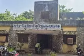अब जिला शिक्षा अधिकारियों को महीने में चार दिन गांव में ही रात गुजारनी होगी अब जिला शिक्षा अधिकारियों को महीने में चार दिन गांव में ही रात गुजारनी होगी