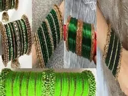सावन में हरे रंग की साड़ी के साथ पहनें इस रंग की चूड़ियां, देखें लेटेस्ट डिजाइन सावन में हरे रंग की साड़ी के साथ पहनें इस रंग की चूड़ियां, देखें लेटेस्ट डिजाइन