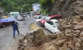 फिर फटा मंडी में  बादल, बह गए चार पुल,कोरतंग में  भारी नुकसान