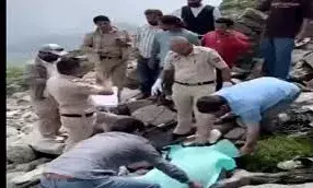 रोहतांग  ऑल्टो कार खाई में गिरी, चार की मौके पर ही मौत