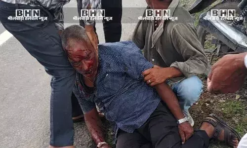 बाइक गाय से टकराई एक घायल