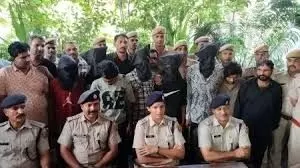 90 लाख का सोना लूटने के मामले में 10 आरोपी गिरफ्तार 90 लाख का सोना लूटने के मामले में 10 आरोपी गिरफ्तार