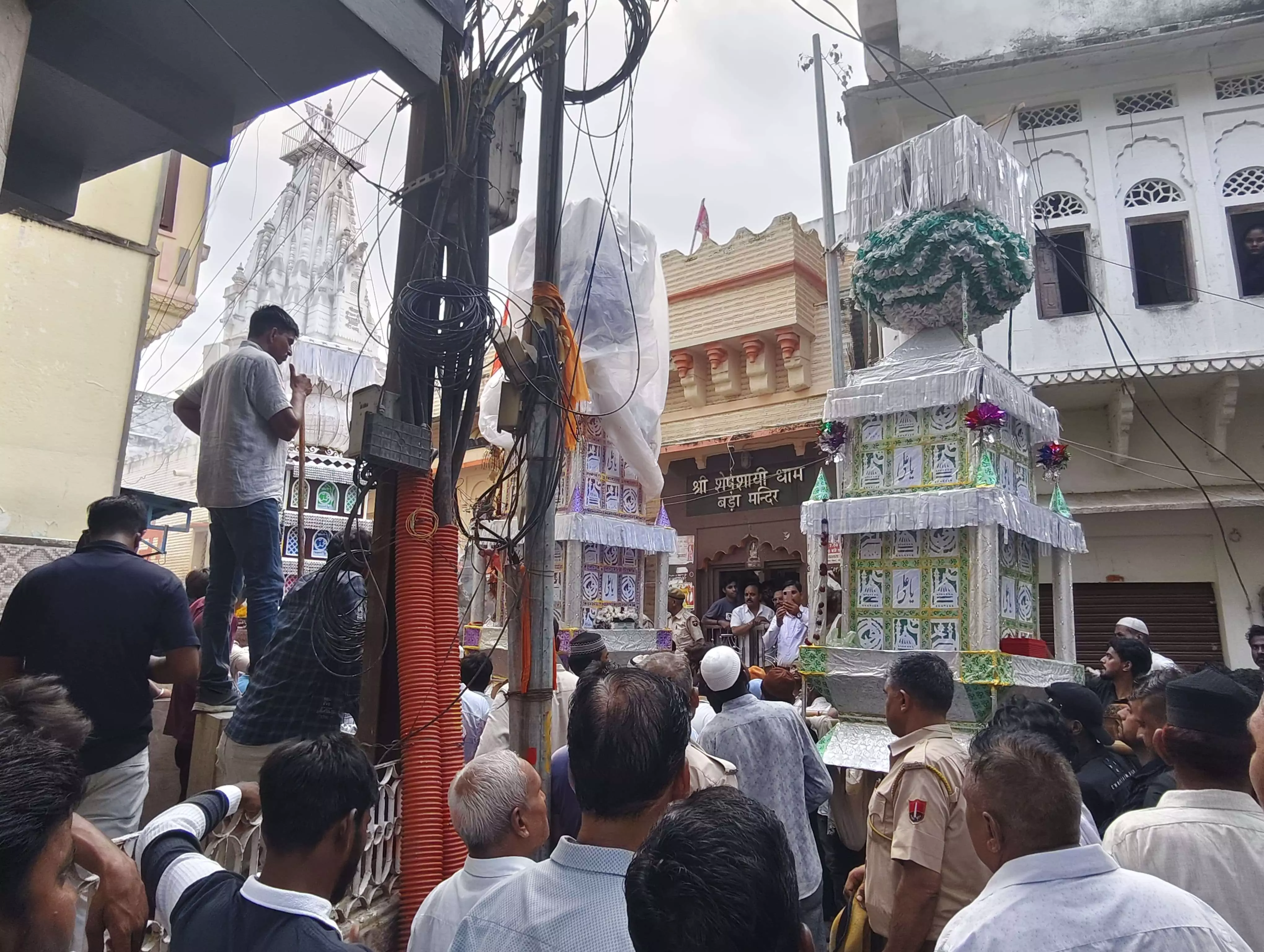 मांडल में ताजियों के साथ निकली गम और अकीदत की सवारी, शांतिपूर्ण माहौल में संपन्न हुआ मोहर्रम का जुलूस मांडल में ताजियों के साथ निकली गम और अकीदत की सवारी, शांतिपूर्ण माहौल में संपन्न हुआ मोहर्रम का जुलूस