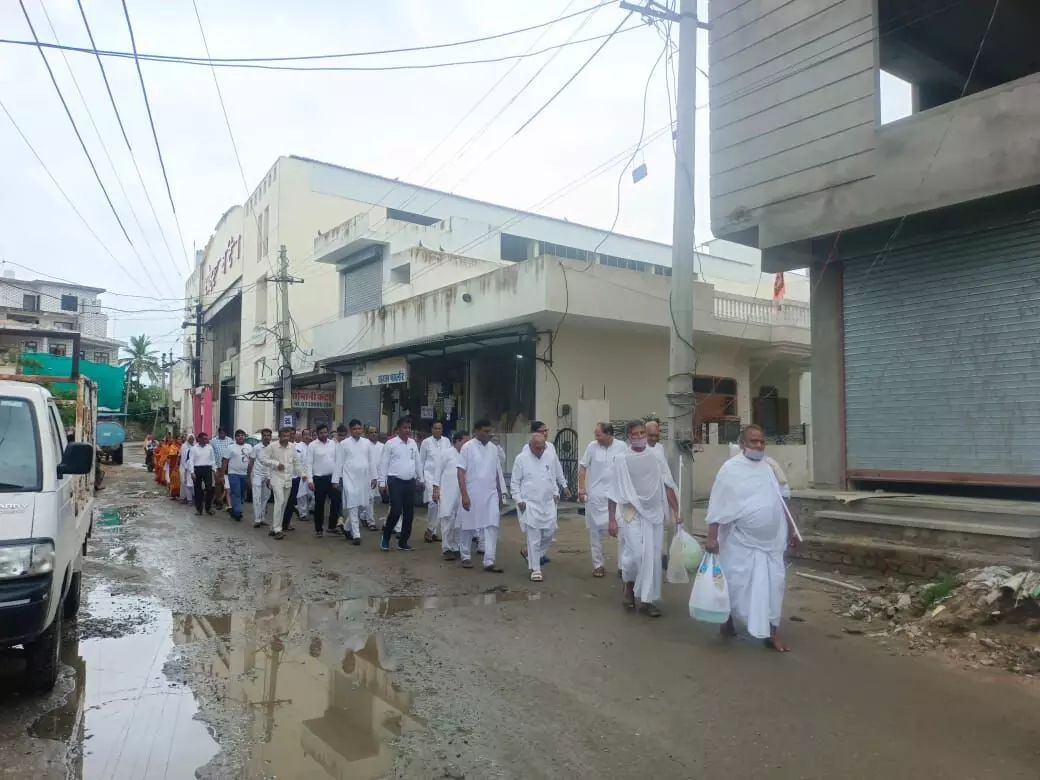 मुनि प्रसन्न कुमार का गंगापुर में भव्य चातुर्मासिक प्रवेश मुनि प्रसन्न कुमार का गंगापुर में भव्य चातुर्मासिक प्रवेश