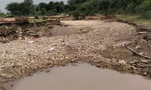 बिलिया कलां ग्राम पंचायत शमशान का रास्ता बना मुर्दों का स्विमिंग पूल