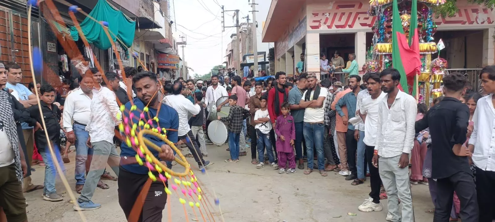 दौलतगढ़ में निकाला ताजियों का जुलूस