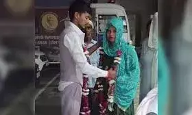 डीजे, डांस और दूल्हा-बरातियों की पिटाई... दूल्हे ने शादी से किया इन्कार, दुल्हन को बुलाया अस्पताल,बुजुर्गों ने कराई सुलह,अस्पताल में लिए सात फेरे डीजे, डांस और दूल्हा-बरातियों की पिटाई... दूल्हे ने शादी से किया इन्कार, दुल्हन को बुलाया अस्पताल,बुजुर्गों ने कराई सुलह,अस्पताल में लिए सात फेरे