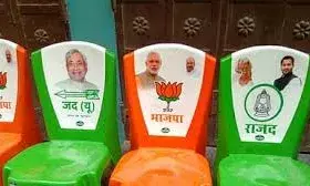 सजा राजनीतिक दलों की कुर्सियों का बाजार, रोजाना बिक रही 1 हजार