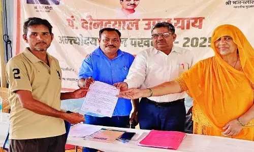 स्वामित्व योजना में मिला प्रॉपर्टी पार्सल, गोपाल के जीवन में अब स्थायित्व की आशा