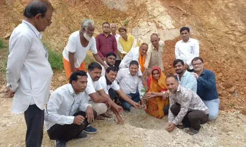 एक पेड़ मां के नाम अभियान के तहत पौधारोपण कार्यक्रम आयोजित