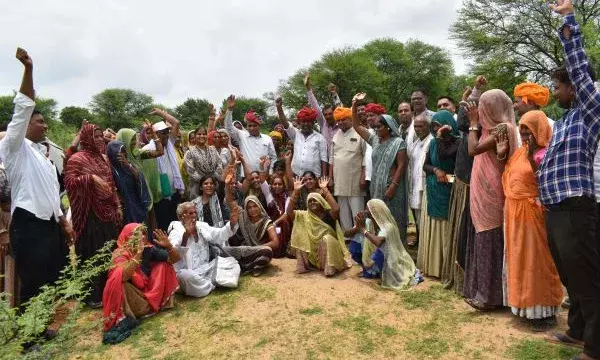 हरियालो राजस्थान अभियान के तहत मुकुंदपुरिया में हुआ वृक्षारोपण