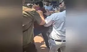 प्रयागराज जंक्शन पर   रेलकर्मी की  हत्या ,  जवान घायल; हमलावर ने भी ट्रेन के आगे कूद  दी  आत्महत्या