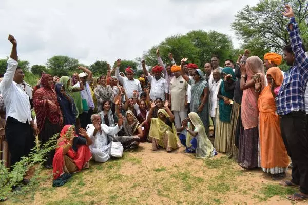 हरियालो राजस्थान अभियान के तहत मुकुंदपुरिया में हुआ वृक्षारोपण हरियालो राजस्थान अभियान के तहत मुकुंदपुरिया में हुआ वृक्षारोपण