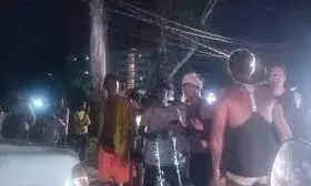 हरिद्वार-रुड़की में कांवड़ियों का बवाल, गाड़ियों में जमकर की तोड़फोड़