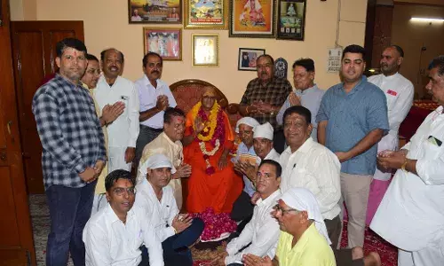 भारतीय सिन्धु सभा ने किया गुरु पूजन, संतों से लिया आशीर्वाद