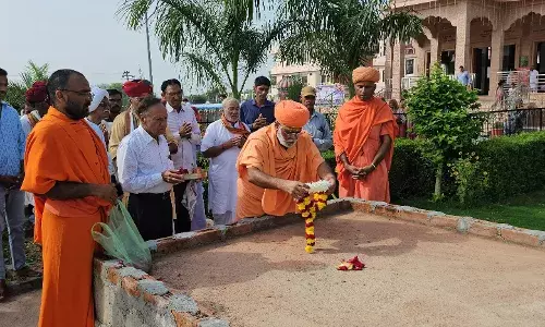 महामंडलेश्वर स्वामी जगदीश पुरी महाराज ने दिया गुरु भक्ति का मंत्र, श्रद्धालुओं का उमड़ा सैलाब