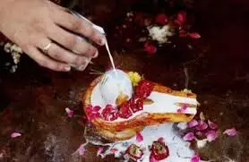 मंदिर नहीं जा सकते तो सावन माह में घर पर करें ये काम