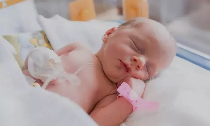 बिना सिजेरियन महिला ने 5.5 किलो की बच्ची को दिया जन्म बिना सिजेरियन महिला ने 5.5 किलो की बच्ची को दिया जन्म