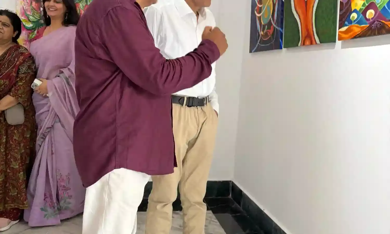 पोइट्री इन कलर्स थीम के साथ रंगोदय प्रदर्शनी का शुभारंभ