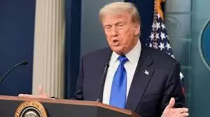 अमेरिका ने कनाडा पर फिर फोड़ा टैरिफ बम, राष्ट्रपति ट्रंप बोले- एक अगस्त से लागू होगा 35% शुल्क