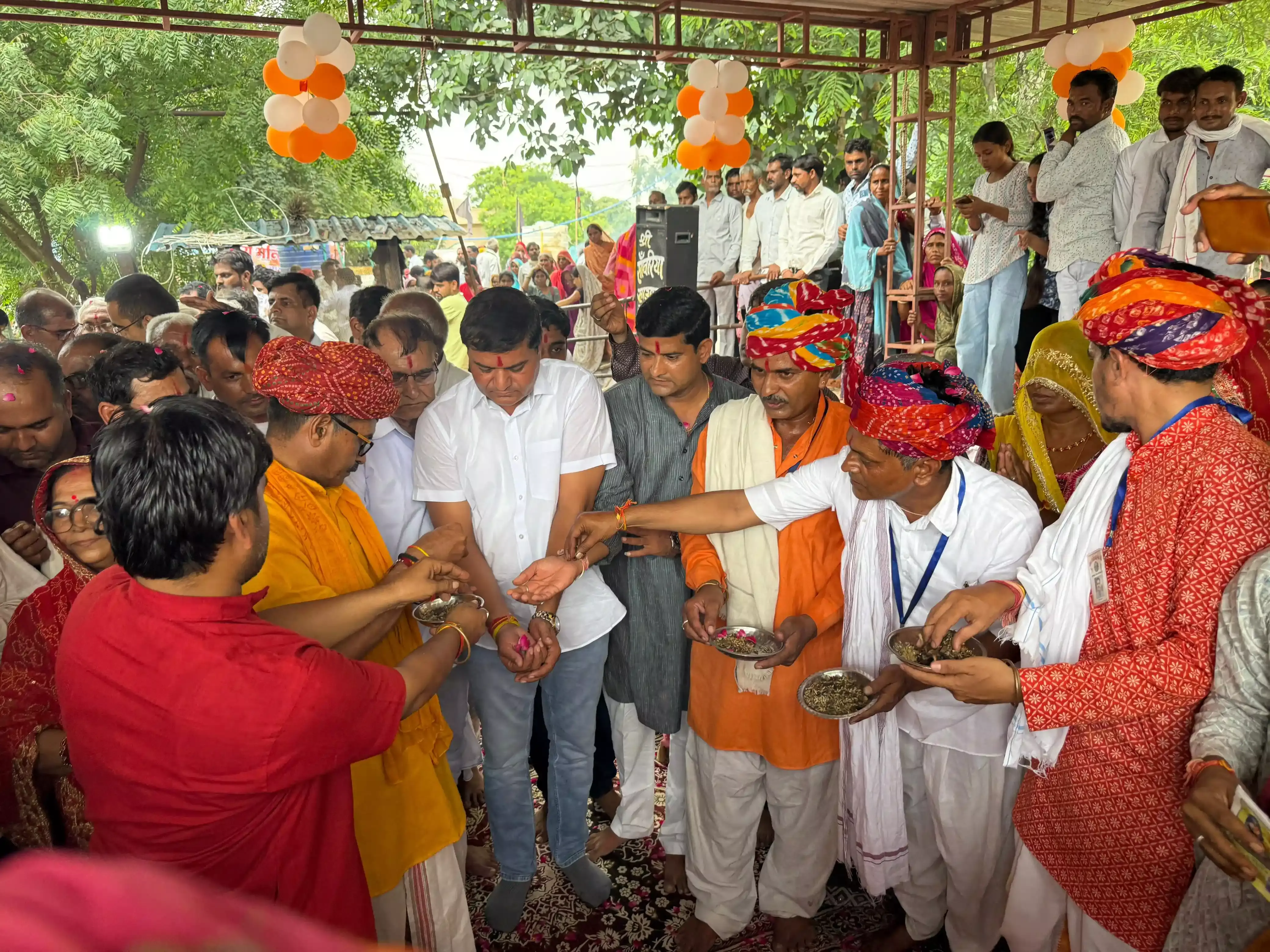 बाडी चमत्कारिक श्री शनि देव मंदिर के भव्य मंदिर निर्माण हेतु हुआ नींव का मूहर्त