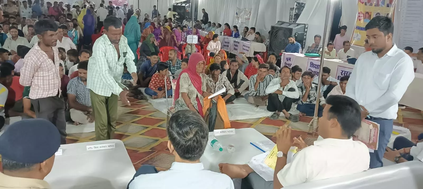 साड़ास गांव में रात्रि चौपाल – विद्यार्थियों को मिली प्रेरणा, आमजन की समस्याओं का हुआ त्वरित समाधान