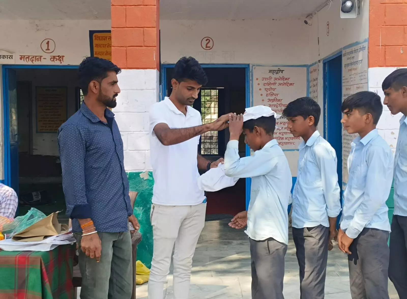 विश्व जनसंख्या दिवस पर पोस्टर एवं निबंध प्रतियोगिता का सफल आयोजन विश्व जनसंख्या दिवस पर पोस्टर एवं निबंध प्रतियोगिता का सफल आयोजन