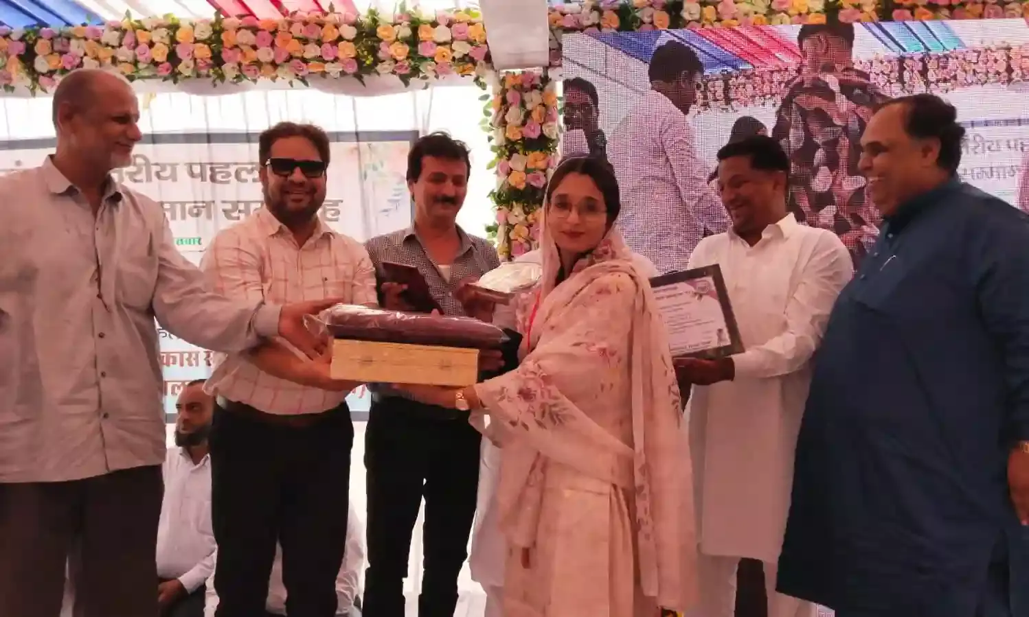 प्रदेश भर की 68 प्रतिभाओं का किया सम्मान प्रदेश भर की 68 प्रतिभाओं का किया सम्मान