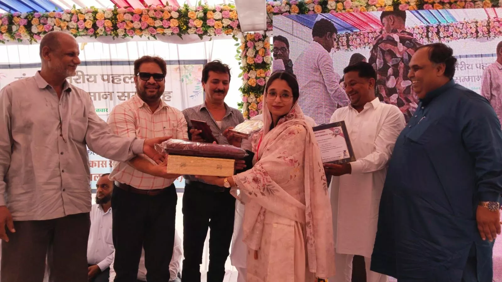 प्रदेश भर की 68 प्रतिभाओं का किया सम्मान प्रदेश भर की 68 प्रतिभाओं का किया सम्मान