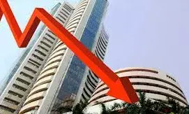 खुलते ही फिसला शेयर बाजार, सेंसेक्स में 232 अंकों की गिरावट