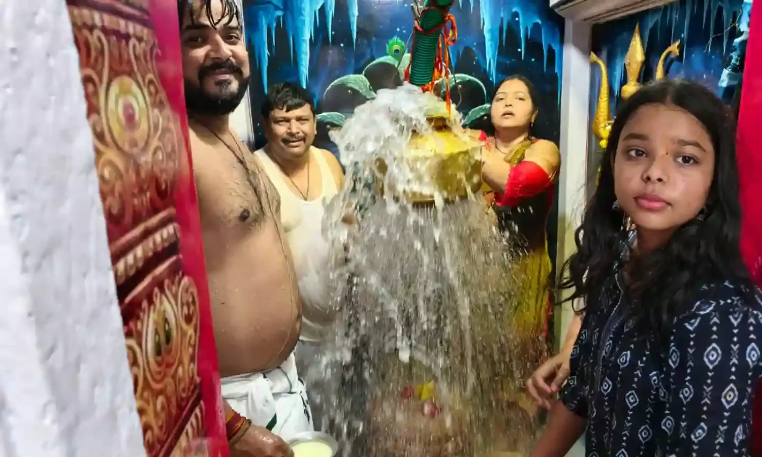 हजारेश्वर महादेव मंदिर में सोमवार को एक विशेष आध्यात्मिक आयोजन