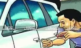 घर के बाहर खड़ी स्वीफ्ट कार चुरा ले गये चोर